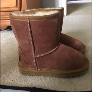 Kids tan uggs